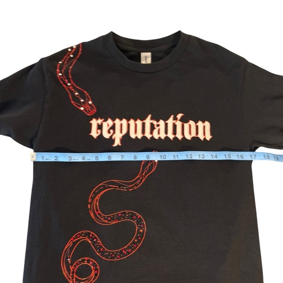 Taylor Swift Unique Reputation Sparkle Snake Tshirt. EUC.‎ Women's Small. - Picture 4 of 8